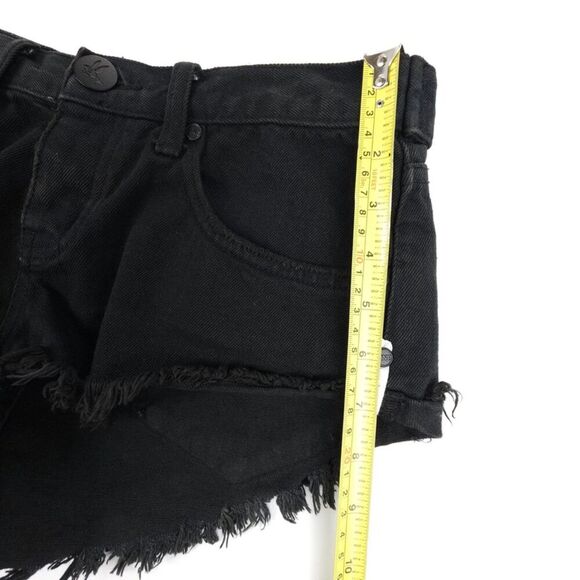 ONE TEASPOON No 2s Low Waist Jean Short Raw Curved Hem Black Denim Boho Grunge - Picture 5 of 10